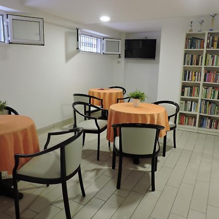 Albergo Sabrina Ρίμινι Εξωτερικό φωτογραφία