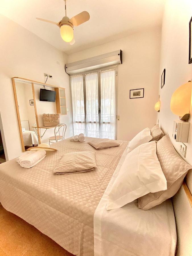 Albergo Sabrina Ρίμινι Εξωτερικό φωτογραφία