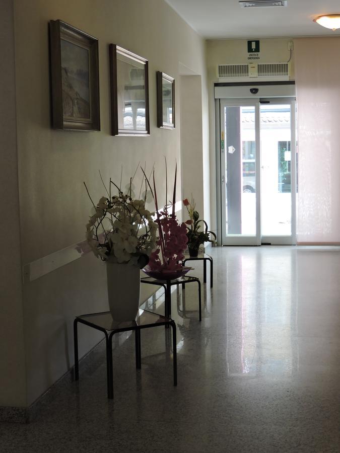 Albergo Sabrina Ρίμινι Εξωτερικό φωτογραφία