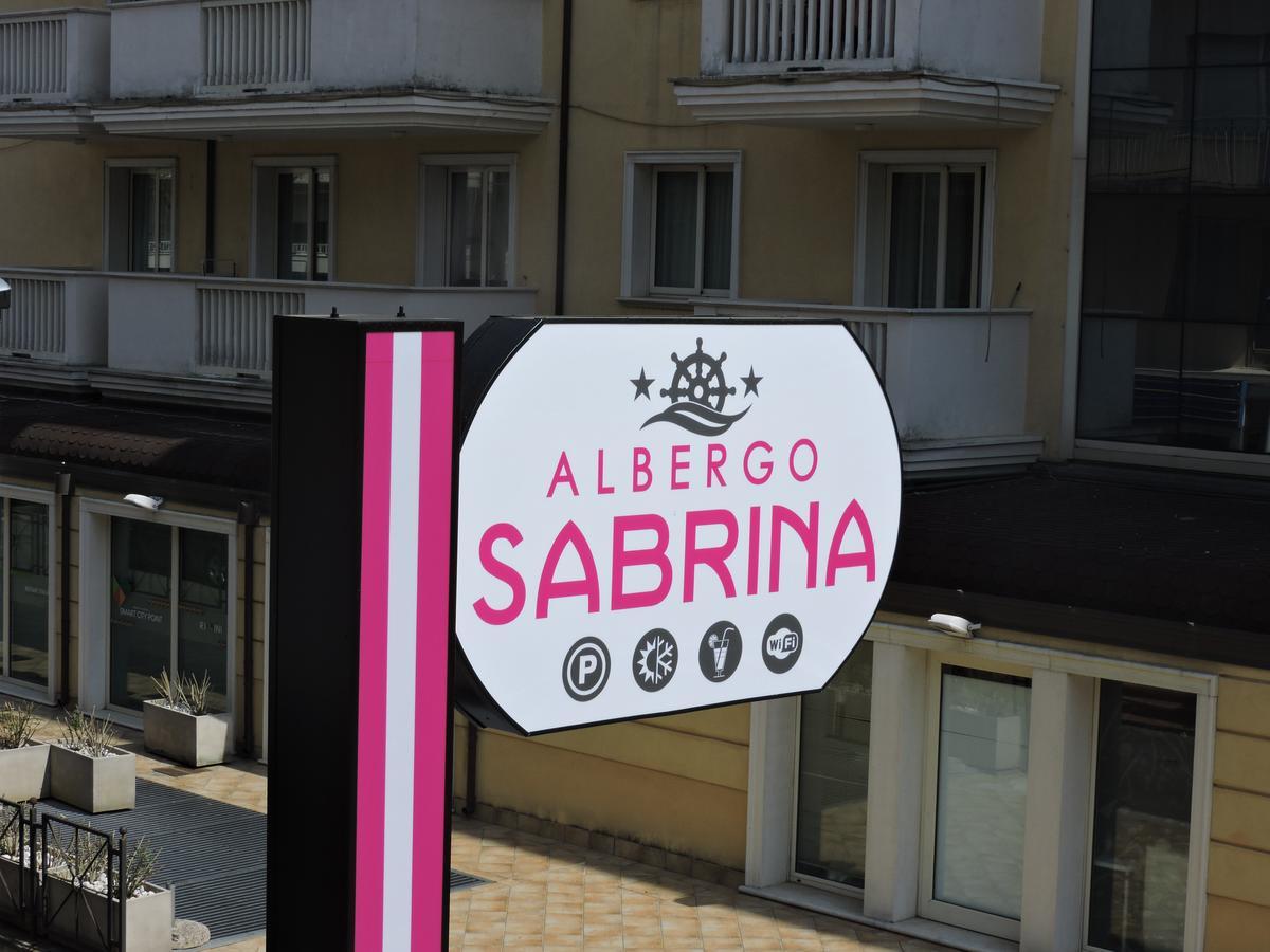 Albergo Sabrina Ρίμινι Εξωτερικό φωτογραφία