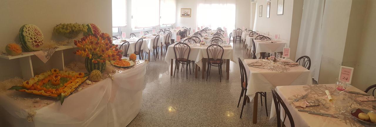 Albergo Sabrina Ρίμινι Εξωτερικό φωτογραφία