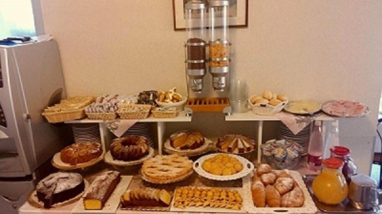 Albergo Sabrina Ρίμινι Εξωτερικό φωτογραφία